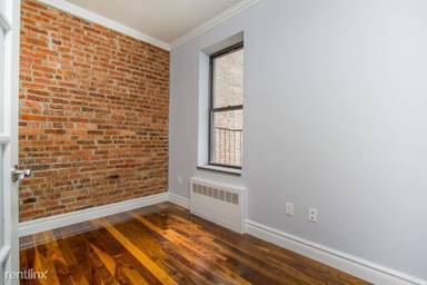 Main picture of 1590 Lexington Ave