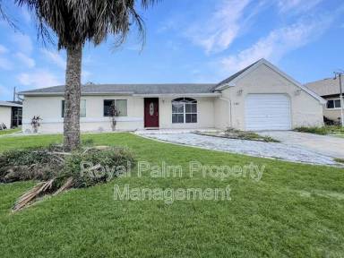 Main picture of 2466 Lakeshore Cir