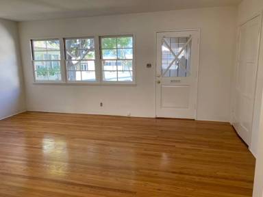 Main picture of 2119 Montrose Ave
