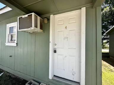 Main picture of 1740 Classen Blvd