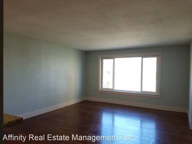 Main picture of 25 N Broadway