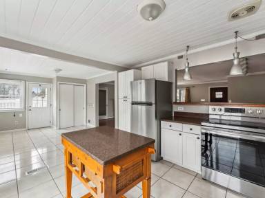 Main picture of 3463 Washington Dr