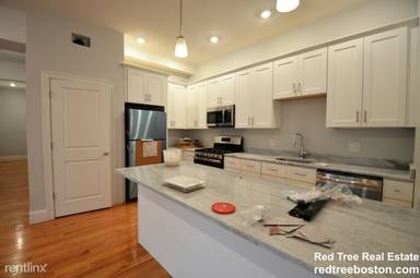 Main picture of 18 Murdock St