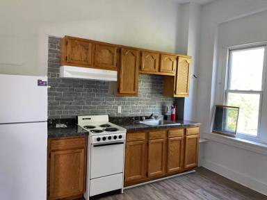 Main picture of 231 S 4th St