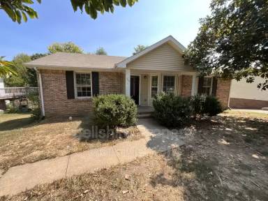 Main picture of 753 Acorn Dr