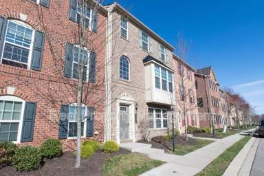 Main picture of 1719 St Johns Ln