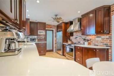 Main picture of 330 Camilo Ave