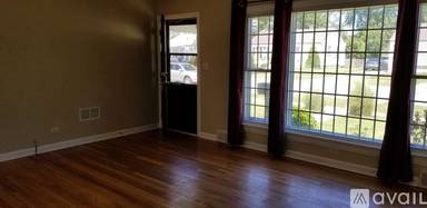 Main picture of 2043 Fargo Ave