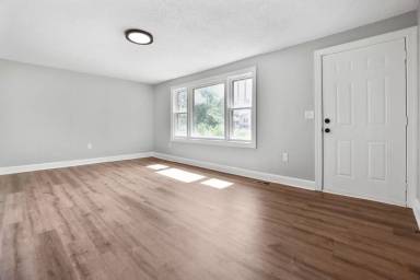 Main picture of 2447 Whitfield Rd