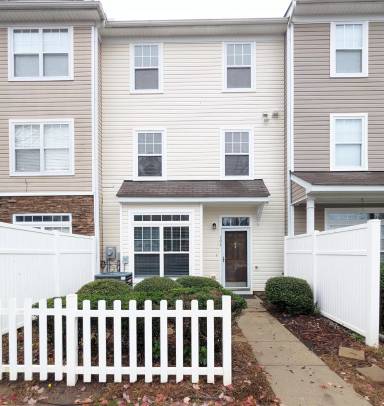 Main picture of 310 Gilman Ln