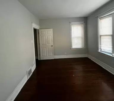 Main picture of 5723 W Ohio St