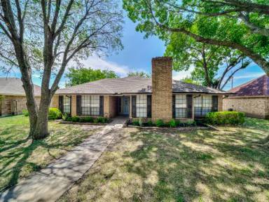 Main picture of 734 Lindenwood Dr