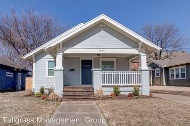 Main picture of 2609 E 8th St