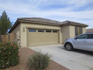 Main picture of 21096 E Creekside Dr