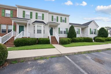 Main picture of 1917 Stroll Cir