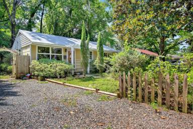Main picture of 711 Rosemont Ave