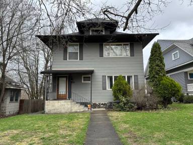 Main picture of 1724 W 8th Ave