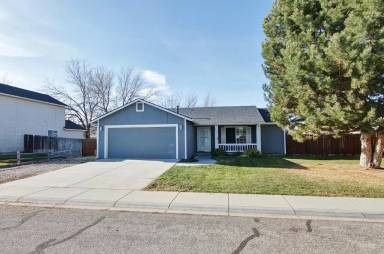 Main picture of 957 N Quartzite Ave