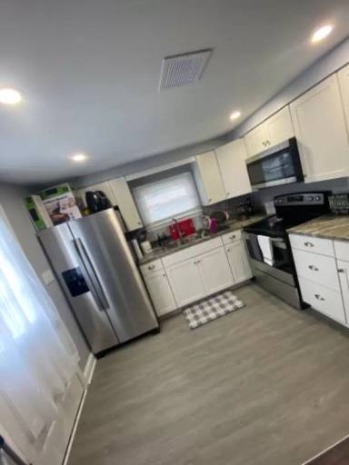 Main picture of 526 Military Rd