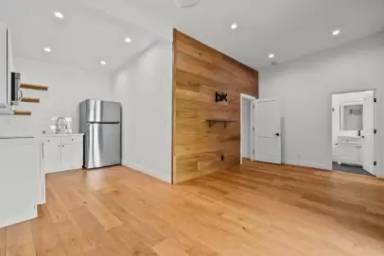 Main picture of 23034 Burbank Boulevard - 1