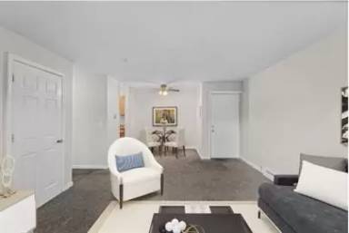 Main picture of 6217 Roxbury St