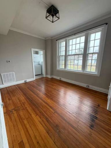 Main picture of 212 Jefferson Ave