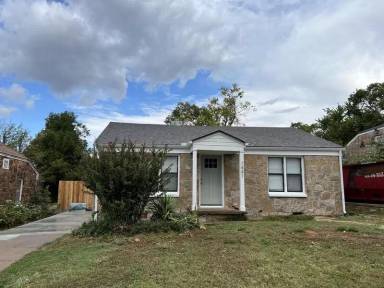 Main picture of 1441 NE 10th St