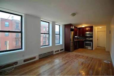 Main picture of 951 Putnam Ave