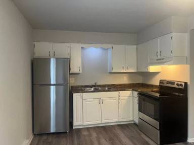 Main picture of 1694 Molitor Road - B