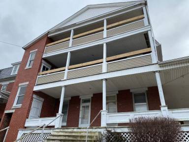 Main picture of 362 W Broadway