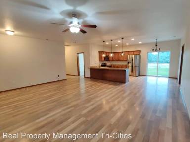 Main picture of 940 S 38th Ave