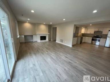 Main picture of 8004 E 130th Ct