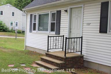 Main picture of 1093 Washington Ave