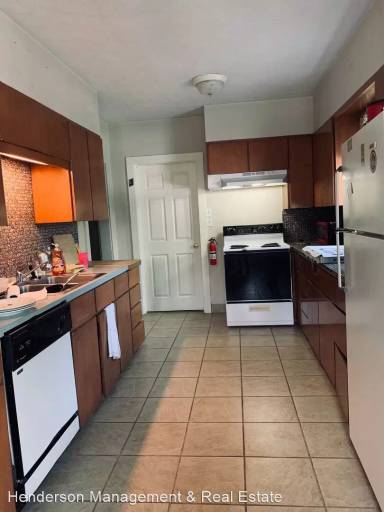 Main picture of 630 S Whitcomb St