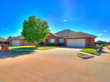 Main picture of 7213 Winding Meadow Ln