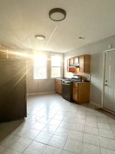 Main picture of 1533 E 65th Pl