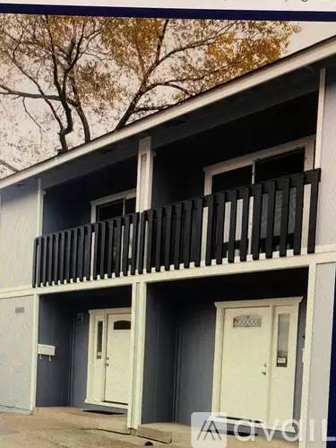 Main picture of 400 Claremont St