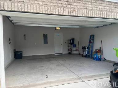 Main picture of 453 Fairford Rd