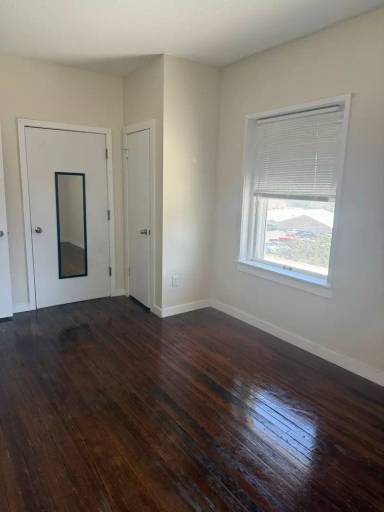 Main picture of 112 E Franklin St
