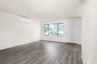 Main picture of 4722 Carpenter Rd SE