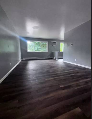 Main picture of 319 E Harris St