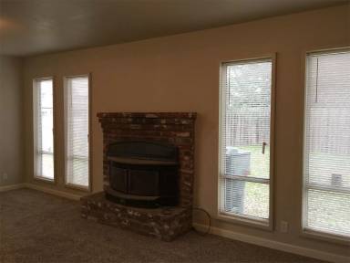Main picture of 4824 Myrtle Ave