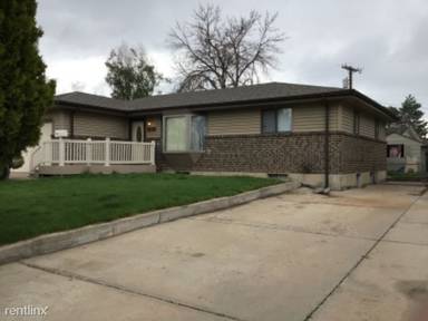 Main picture of 3153 W 5th St