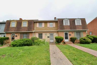 Main picture of 300 S Dogwood Dr