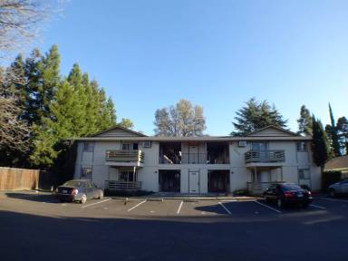 Main picture of 623 W 6th Ave