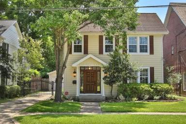Main picture of 3913 University Blvd