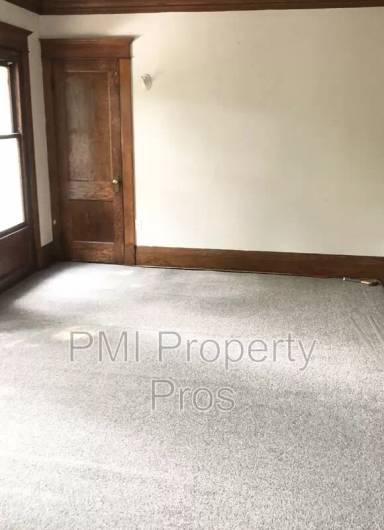 Main picture of 2568 N 41st St