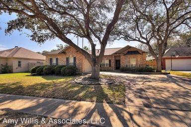 Main picture of 7642 Dallas St