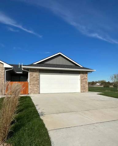Main picture of 2905 S Maize Ct