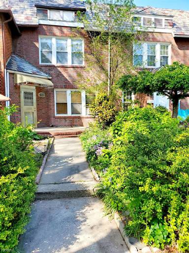 Main picture of 6835 Harrow St